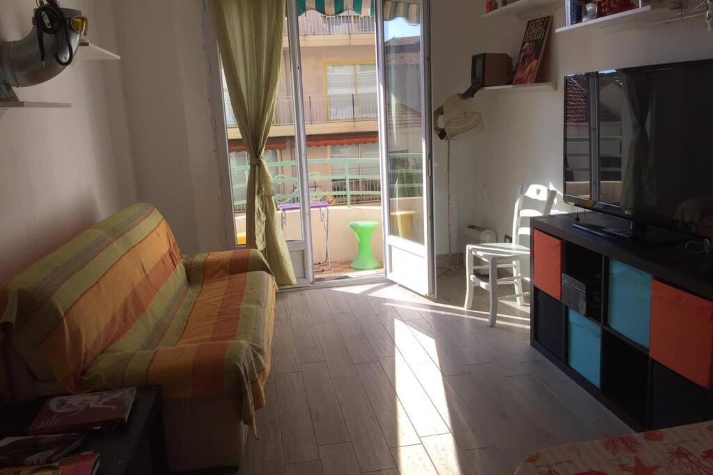 Grand F2 60Mq Centre Antibes, Proche Plages, Commerces, 2 Balcons, Parking, Train, Bus, Deco Vintage, Pet Friendly, Ideal Famille Ou 1-2 Couples Экстерьер фото