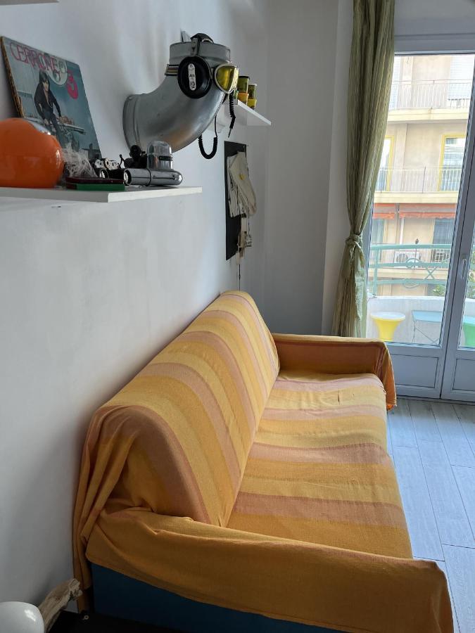 Grand F2 60Mq Centre Antibes, Proche Plages, Commerces, 2 Balcons, Parking, Train, Bus, Deco Vintage, Pet Friendly, Ideal Famille Ou 1-2 Couples Экстерьер фото